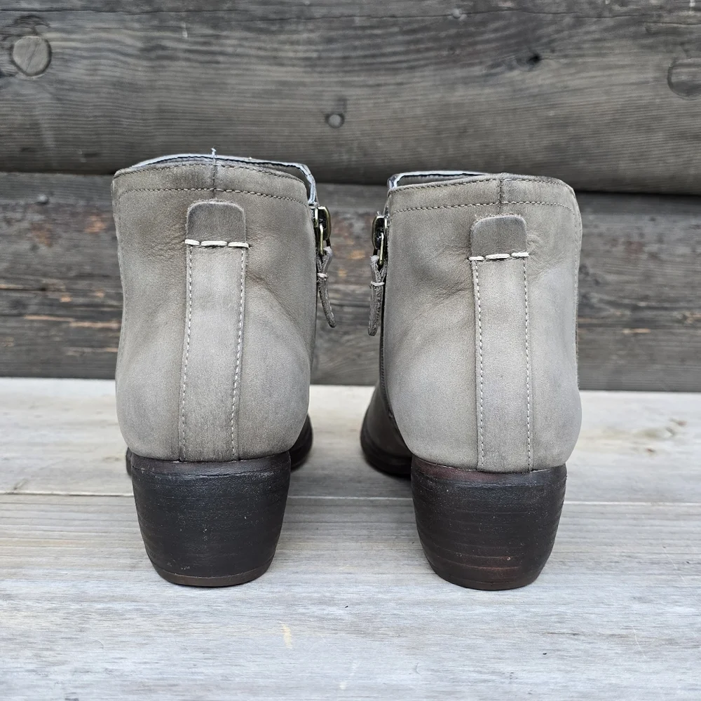 Clarks Maypearl Ramie Coastal Cowgirl Nubuck Leather Comfort Bootie 7M